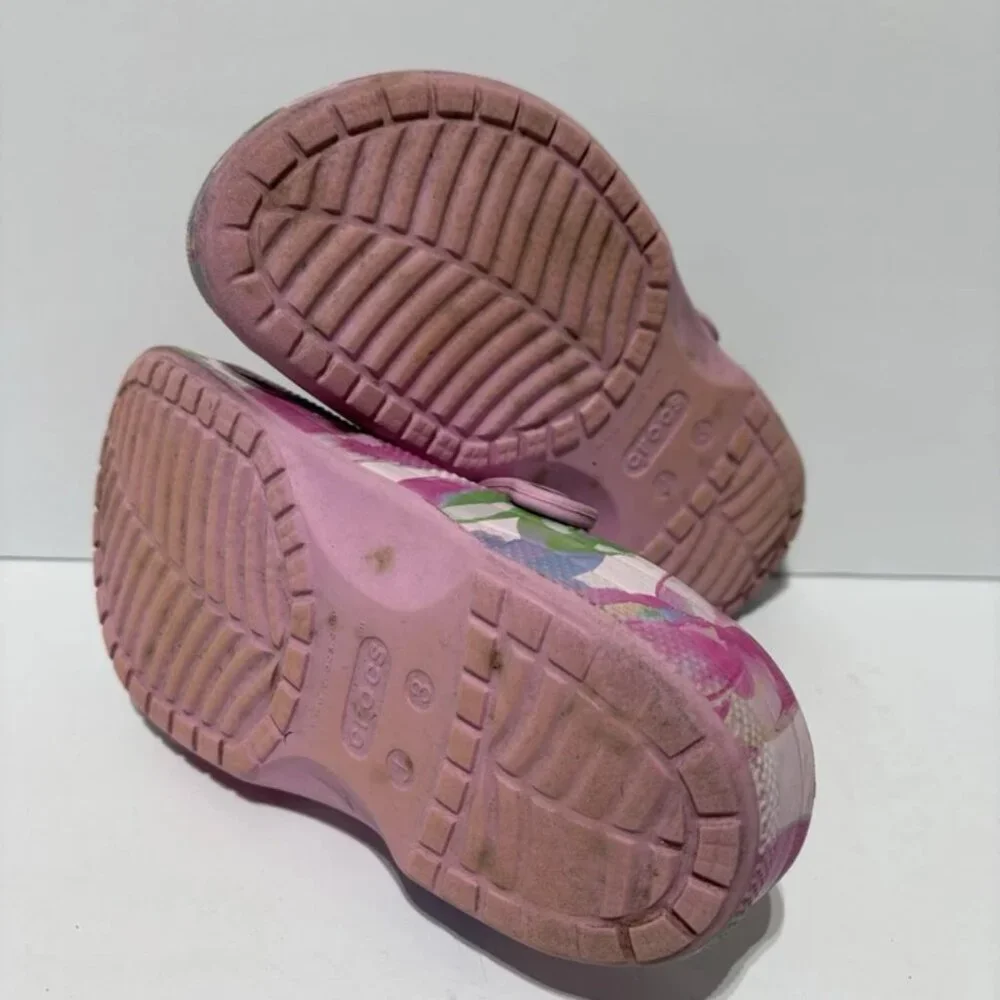Crocs Big Kids’ Baya Seasonal Floral Clogs, Girls’ Size 3 M